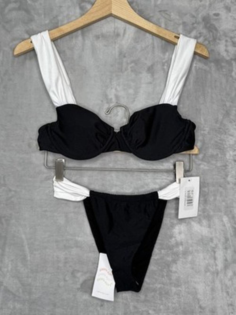 Dippin Daisys Bikini Swimsuit Womens Small Black White Colorblock Set NEW
